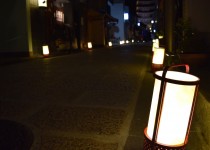 「東山・花灯路開催されています」