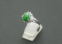 「翡翠（ヒスイ）　指輪　買取りました」
