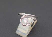 「ダイヤモンド　指輪　宝石　買取りました」