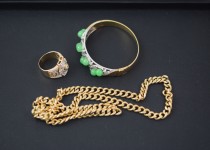 「金・プラチナ　買取ります」