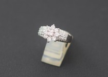 「ピンクダイヤモンド　指輪　宝石　買取りました」