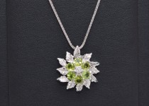 「ペリドット　ネックレス　宝石　買取りました」