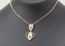 「エメラルド　ネックレス　買取りました」