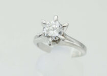 「ダイヤモンド　プラチナ　指輪　宝石　買取りました」