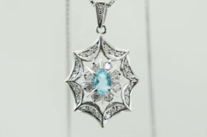 パライバトルマリン　プラチナ　ダイヤモンド　ネックレス