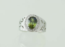 「アレキサンドライト　ダイヤモンド　プラチナ　指輪　宝石　買取りました」