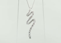 「ダイヤモンド　K18WG　デザイン　ネックレス　宝石　買取りました」